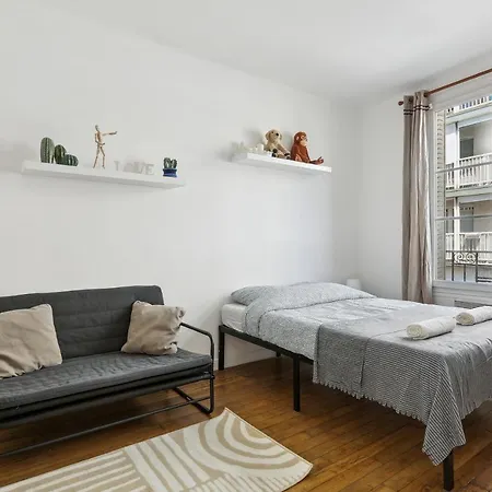 Quiet Studio With Terrace Near Beautiful Garden Apartment *